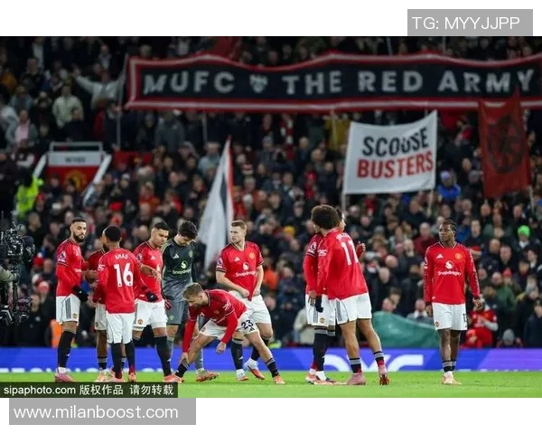 内维尔质疑曼联表现为何缺乏紧迫感与强度踢得如此缓慢 内维尔质疑曼联表现为何缺乏紧迫感与强度踢得如此缓慢