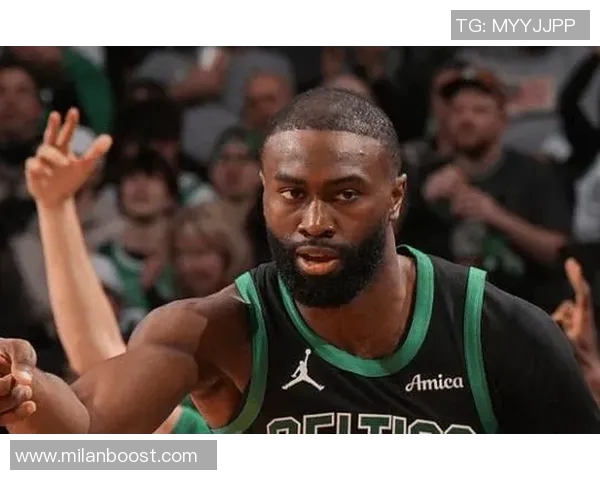 杰伦布朗直言裁判偏袒现象呼吁篮球应公平公正对待每个球队与球员